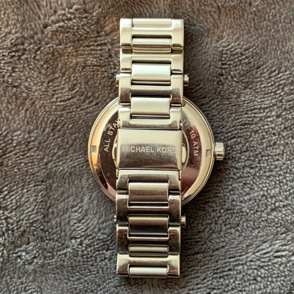 Michael Kors Skylar Crystal Bezel Bracelet Watch Silver 42mm - Picture 3 of 10
